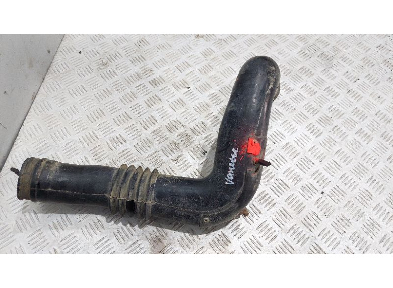 Патрубок воздушного фильтра к Nissan Vanette