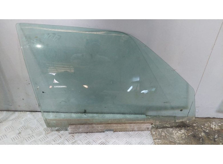 Стекло двери передней правой к Mercedes E W124