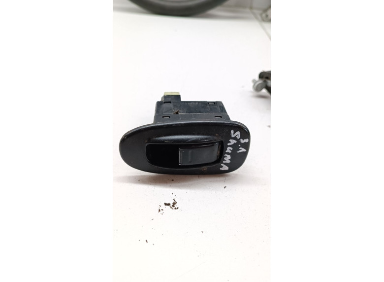 Кнопка стеклоподъемника заднего левого к Kia Shuma, 1997г.