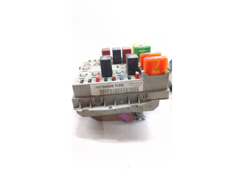 Блок предохранителей к Fiat Albea, 2008г.