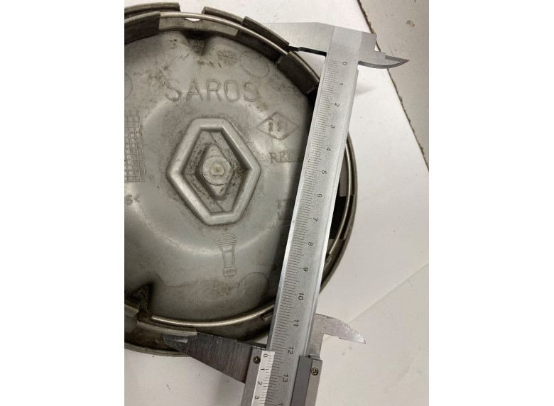 Колпачок литого диска к Renault Scenic, 2002г.