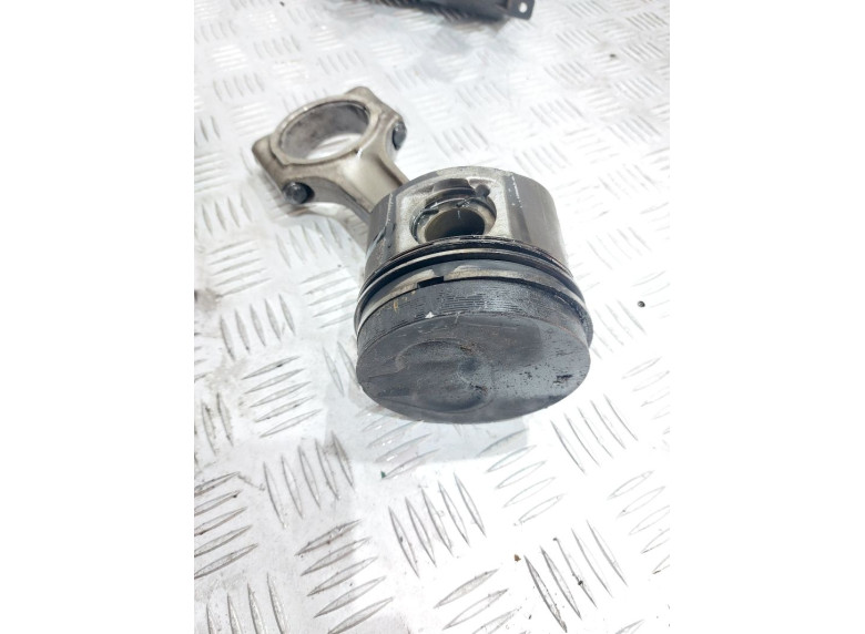 Шатун к Peugeot 605, 1996г.