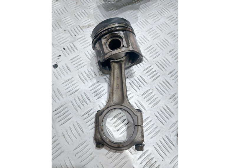 Шатун к Peugeot 605, 1996г.