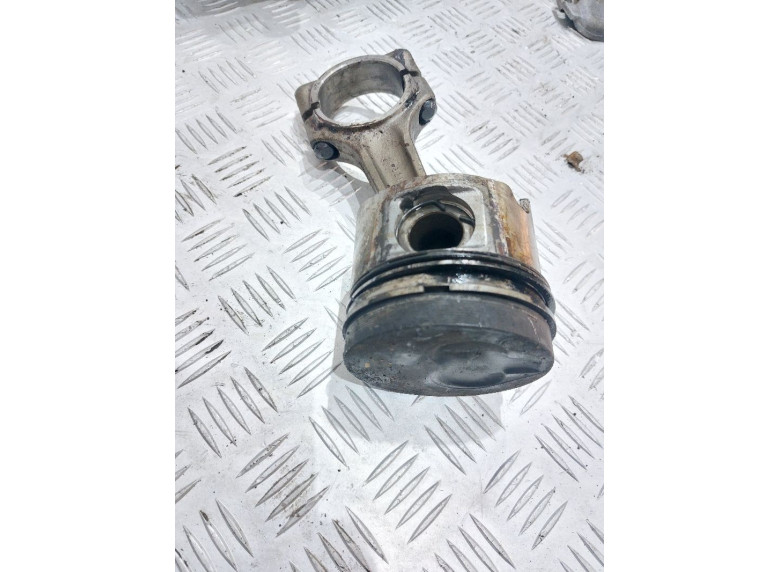 Шатун к Peugeot 605, 1996г.