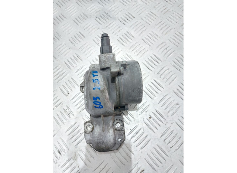 Насос вакуумный к Peugeot 605, 1996г.