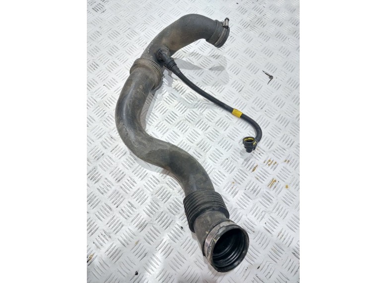 Патрубок турбины к Renault Master
