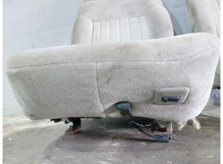 Сиденье переднее правое к Chevrolet Blazer, 1993г.