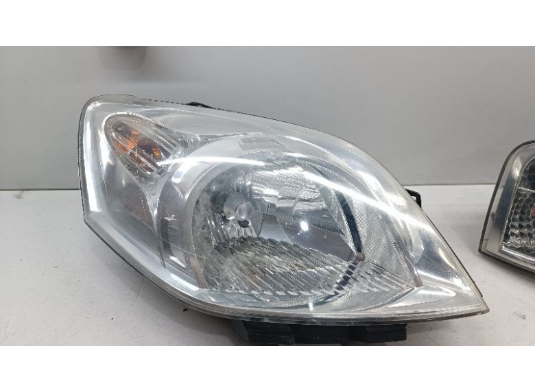 Фара правая к Fiat Fiorino