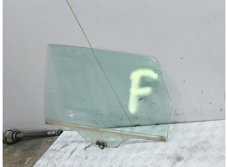 Стекло двери задней левой к Kia Ceed, 2007г.