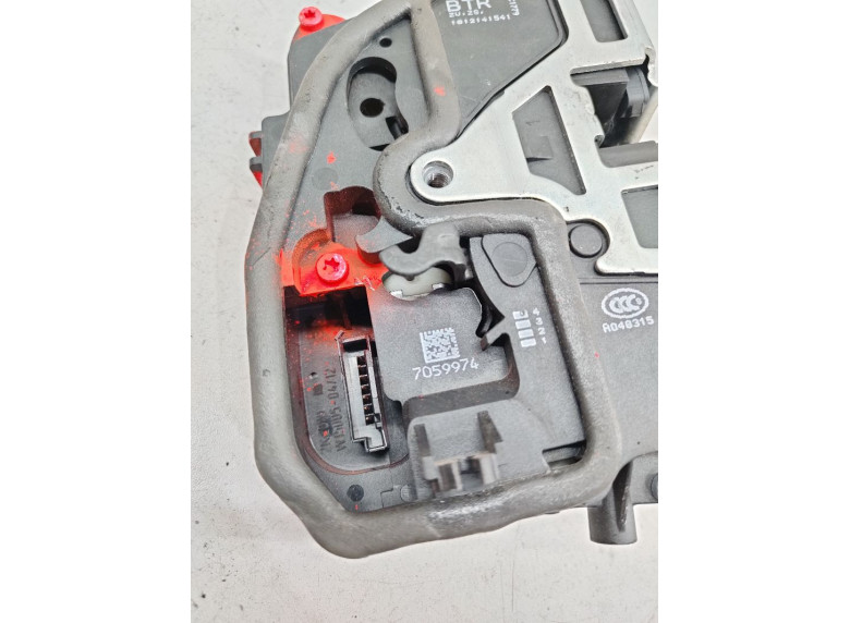 Замок двери передней правой к BMW 3 E90/E91/E92/E93, 2008г.