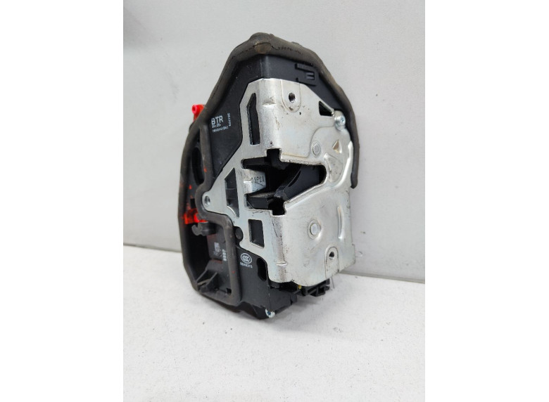 Замок двери передней правой к BMW 3 E90/E91/E92/E93, 2008г.