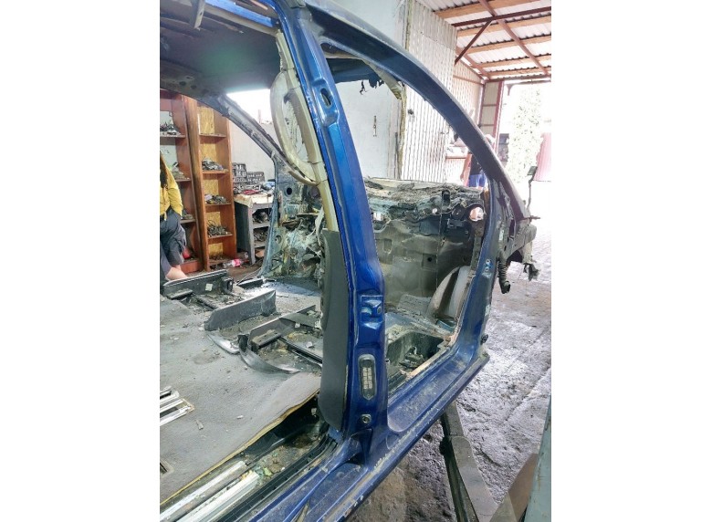 Стойка кузовная центральная правая к Peugeot 807