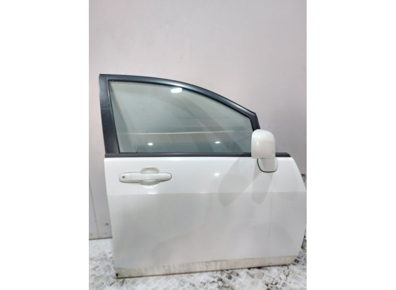Стеклоподъемник электрический передний правый к Suzuki Aerio, 2003г.