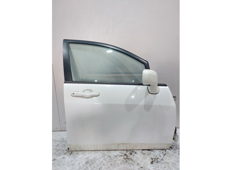 Дверь передняя правая к Suzuki Aerio, 2003г.