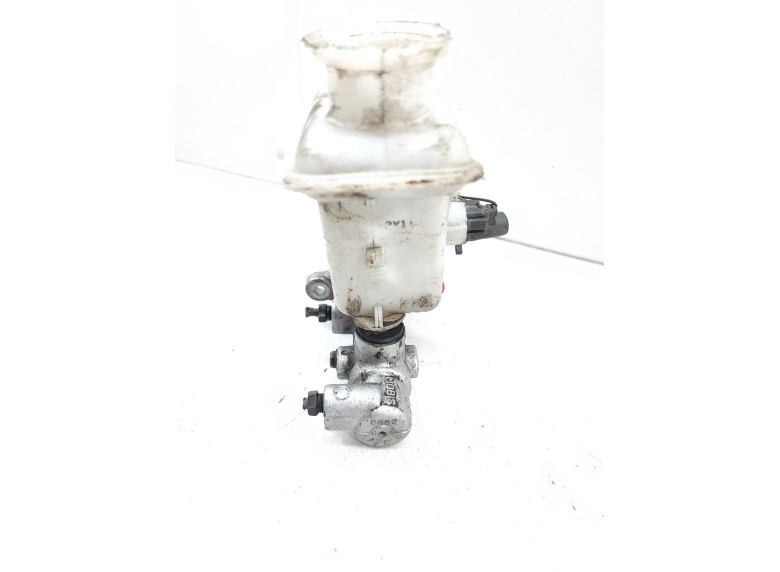 Цилиндр тормозной главный к Kia Rio, 2010г.