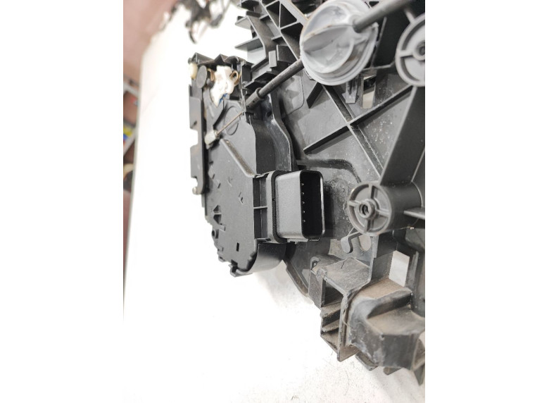 Замок двери задней левой к Volvo V70, 2011г.