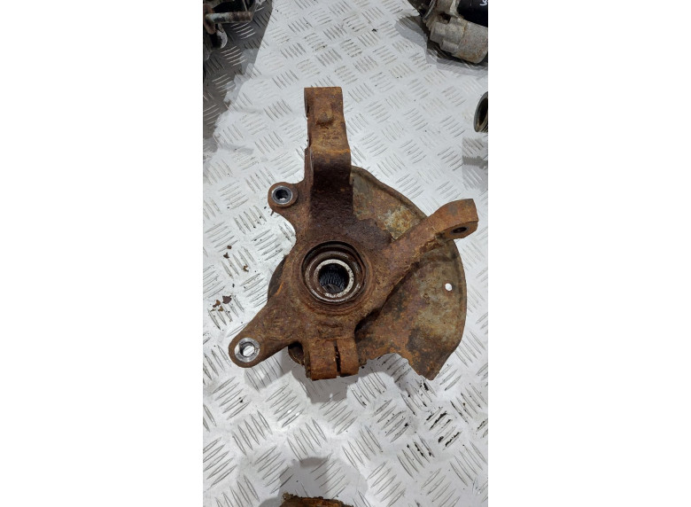 Ступица передняя правая к Mazda Xedos 6, 1996г.