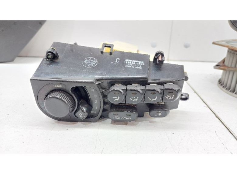 Блок управления печки/климат-контроля к Mazda Xedos 6, 1996г.