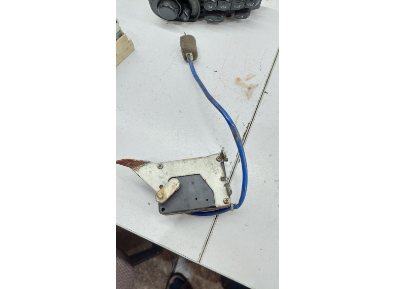 Моторчик заслонки печки к Моторчик заслонки печки к Mazda Xedos6 undefined г. Xedos 6