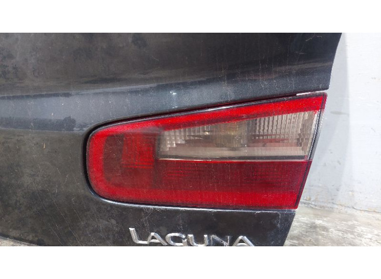 Фонарь крышки багажника правый к Renault Laguna, 2002г.