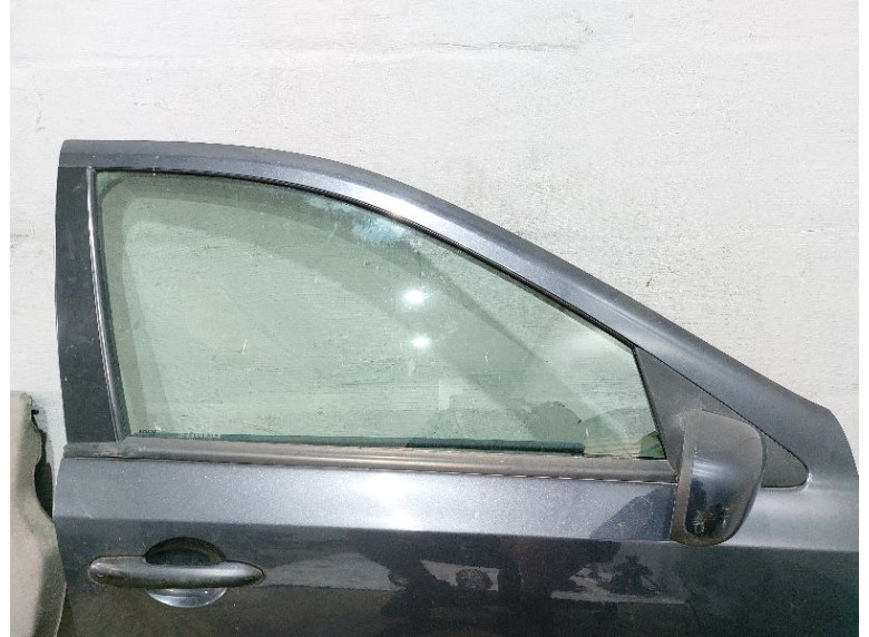 Стекло двери передней правой к Renault Laguna, 2002г.