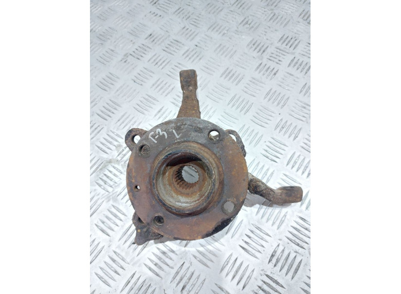 Ступица передняя левая к Volkswagen Golf, 1995г.