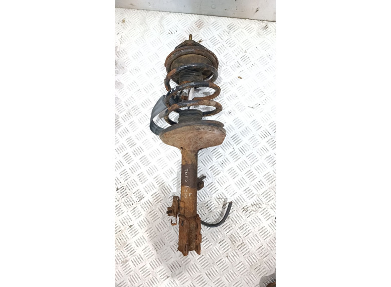 Амортизатор передний левый к Chery Tiggo, 2005г.