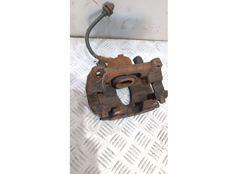 Суппорт передний левый к Renault Scenic, 2005г.