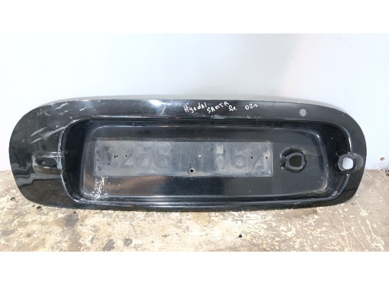 Накладка подсветки номера к Hyundai Santa Fe, 2002г.