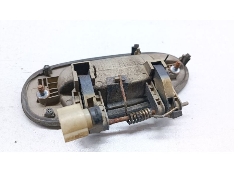 Ручка наружная задняя правая к Kia Shuma, 1998г.