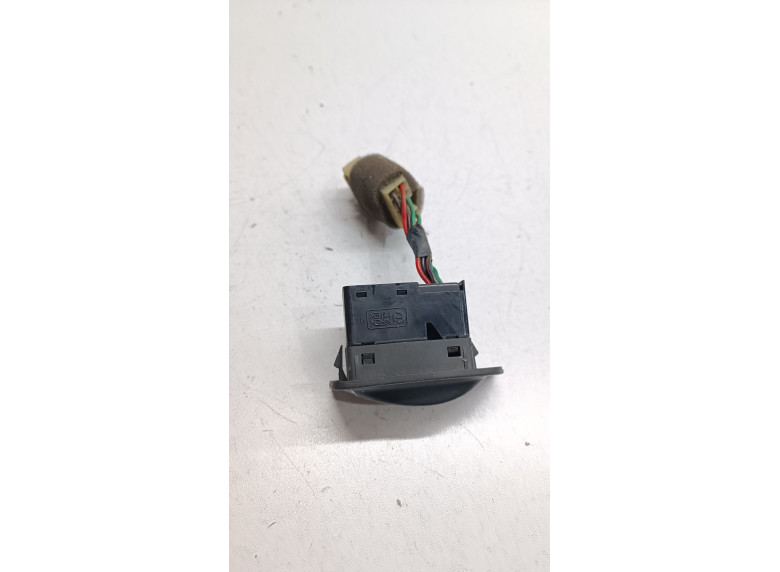 Кнопка стеклоподъемника заднего правого к Kia Clarus, 1999г.