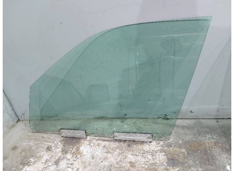 Стекло двери передней левой к Saab 9-5