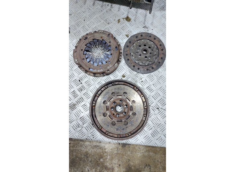 Комплект сцепления к Volkswagen Golf, 1998г.