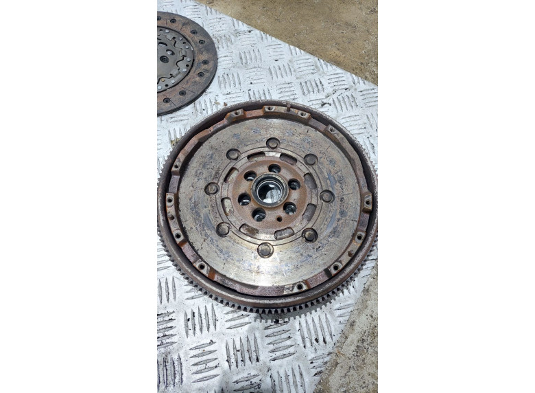 Комплект сцепления к Volkswagen Golf, 1998г.