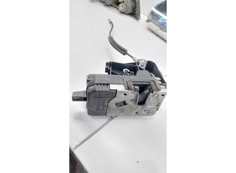 Замок двери передней левой к Opel Vectra, 2004г.