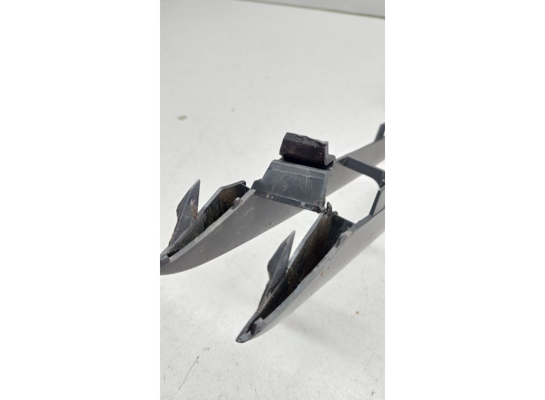 Заглушка (решетка) в бампер к Audi A6, 2006г.