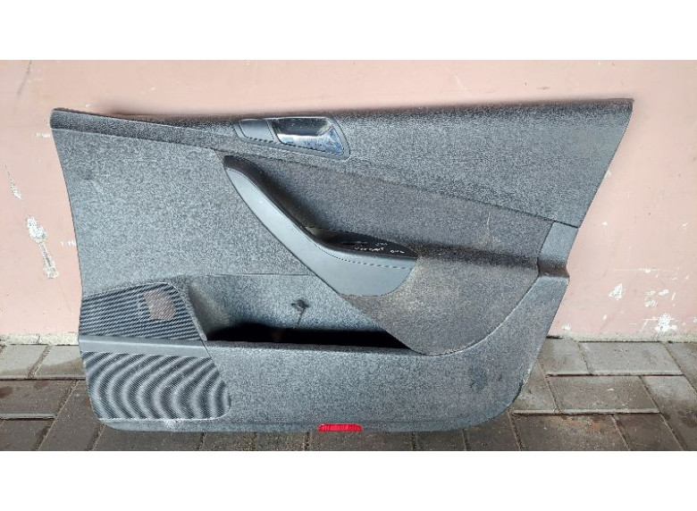 Обшивка двери передней правой (дверная карта) к Volkswagen Passat, 2007г.