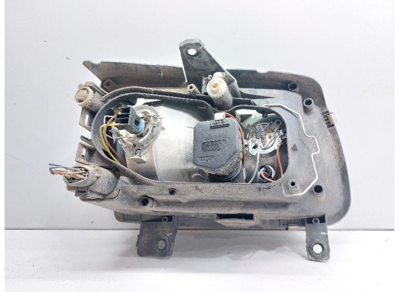 Фара левая к Volkswagen Polo, 2001г.