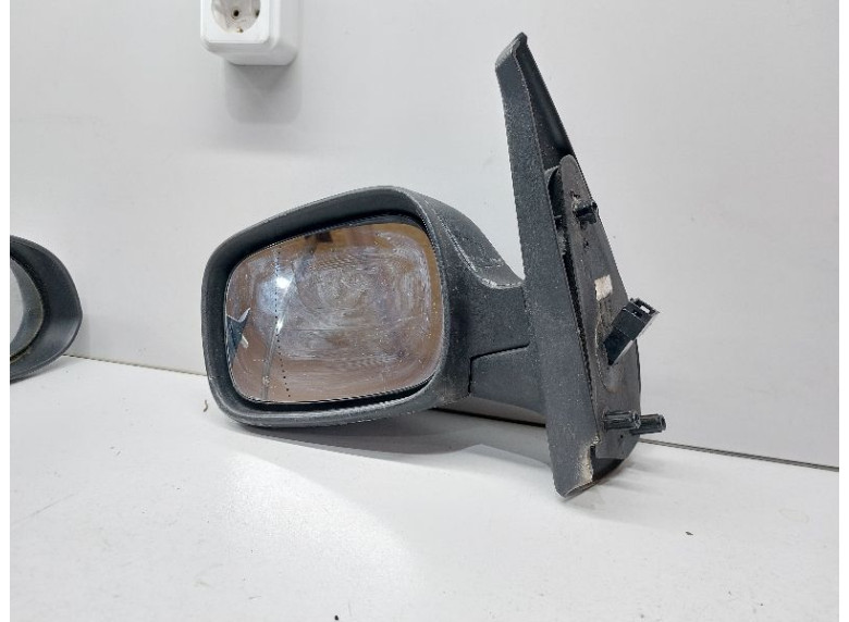 Зеркало наружное левое к Renault Kangoo, 2003г.