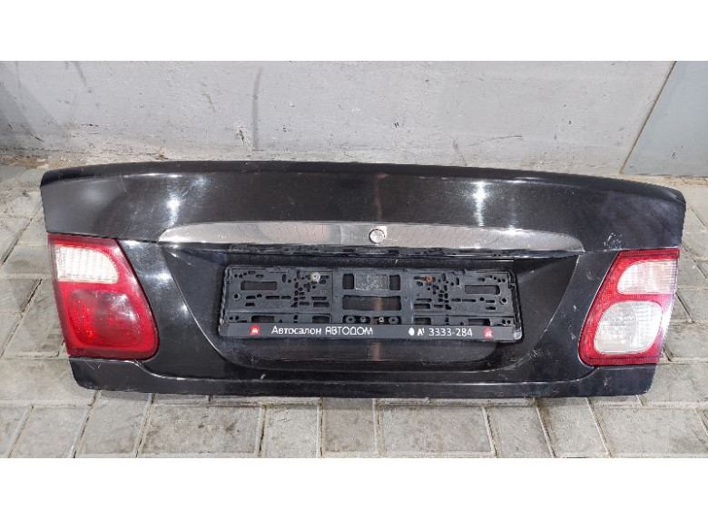 Накладка подсветки номера к Nissan Almera