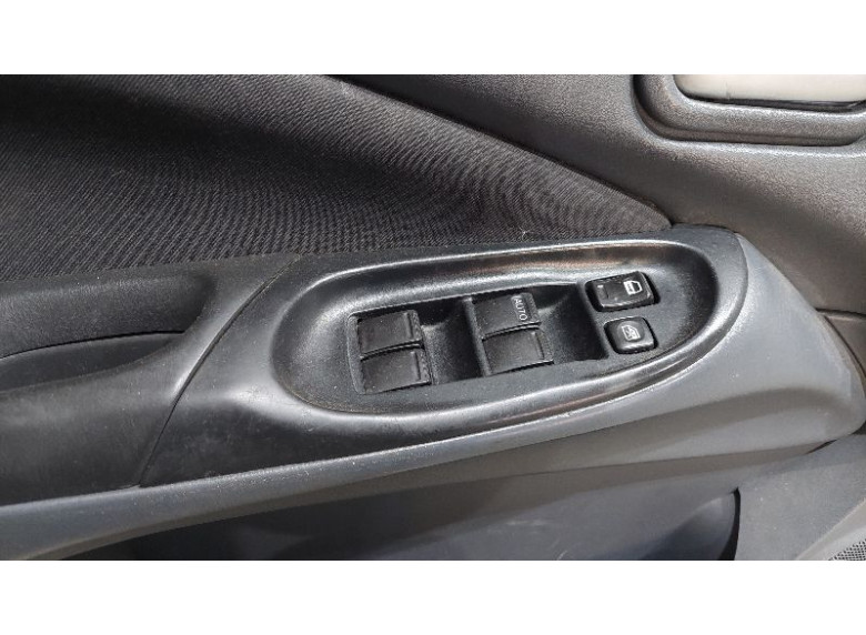 Блок управления стеклоподъемниками к Nissan Almera
