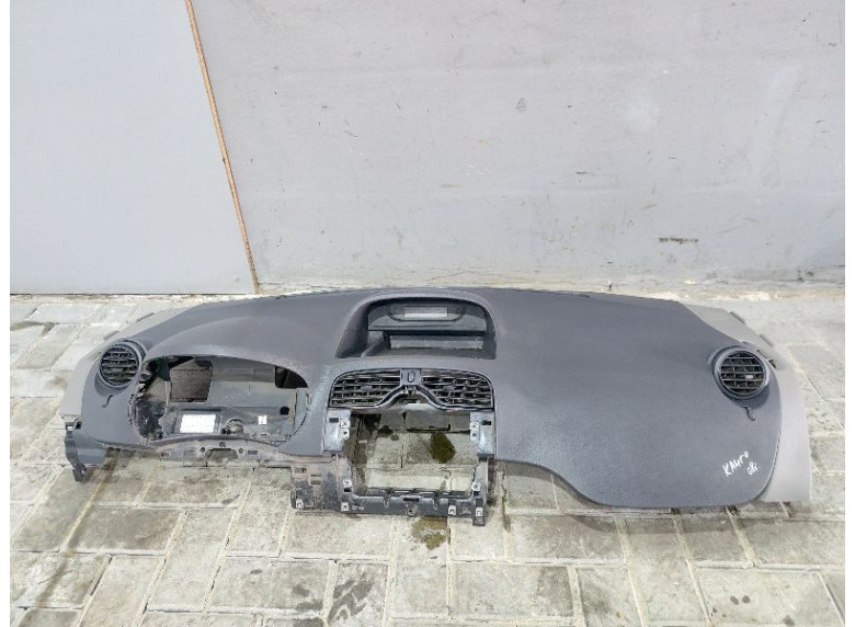 Панель передняя салона (торпедо) к Renault Kangoo, 2008г.