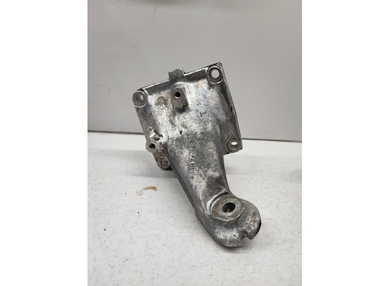 Кронштейн двигателя к Mercedes E W124