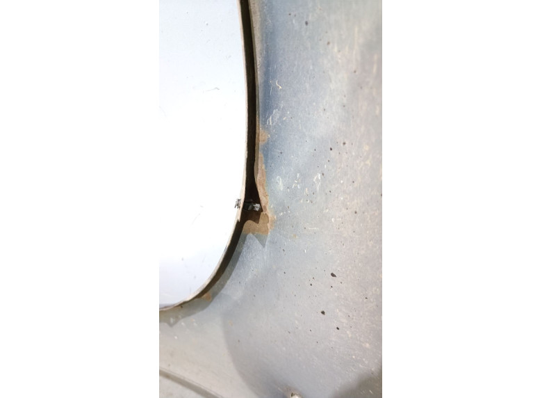 Крыло переднее правое к Mazda 323, 1995г.