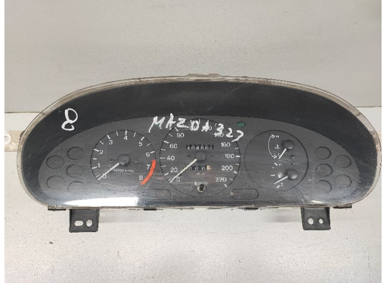 Щиток приборов (приборная панель) к Mazda 323, 1995г.
