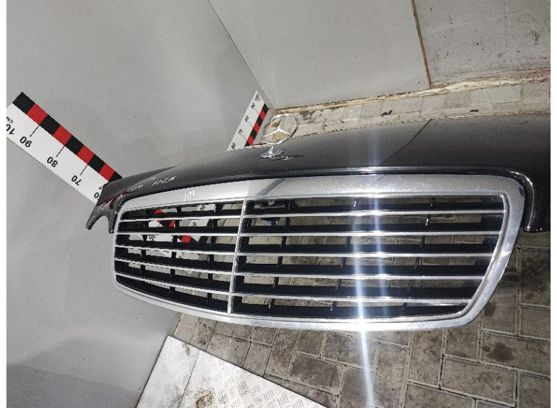 Решетка радиатора к Mercedes E W211, 2006г.