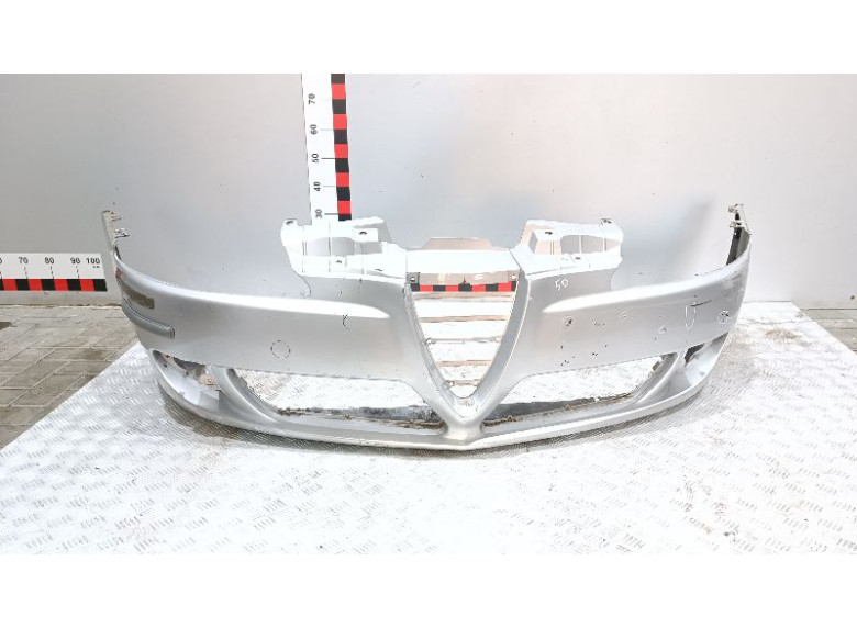 Бампер передний к Alfa Romeo 147, 2006г.