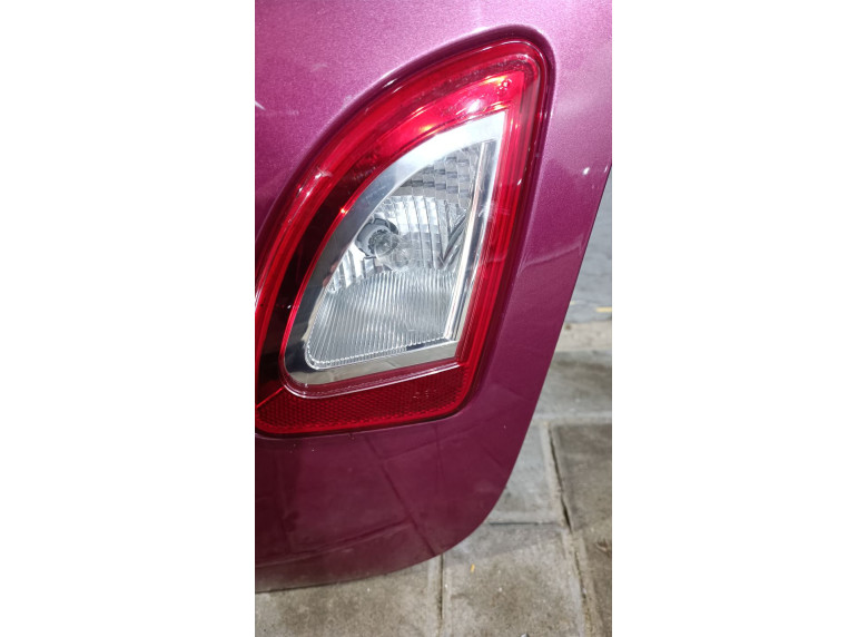 Фонарь крышки багажника правый к Renault Twingo, 2013г.