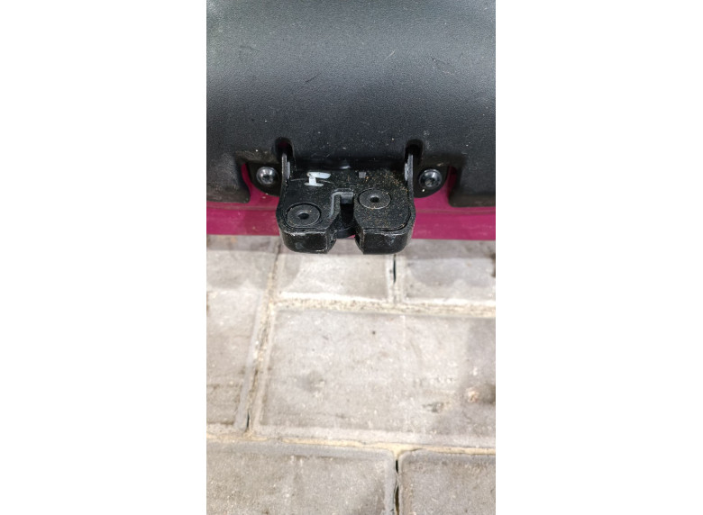 Замок багажника к Renault Twingo, 2013г.