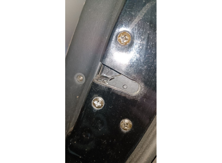 Замок двери передней правой к Hyundai Coupe